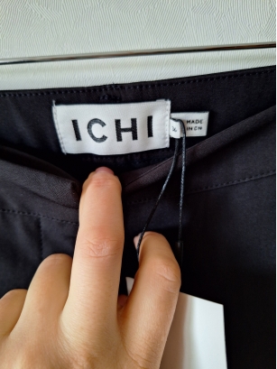 Czarne garniturowe spodnie Ichi