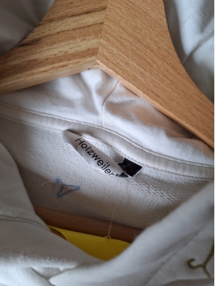 Holzweiler biała bluza z kapturem XS 