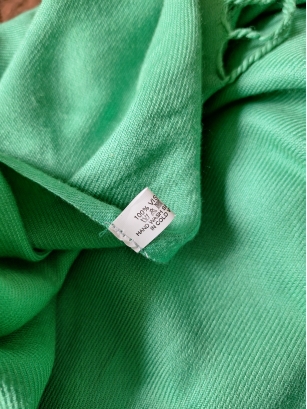 Duża zielona chusta z wiskozy 