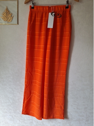Pomarańczowe spodnie M Resume