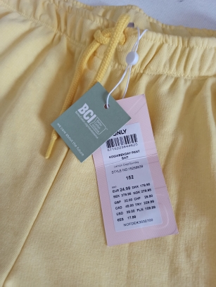 Żółte dresowe spodnie dla dziewczynki