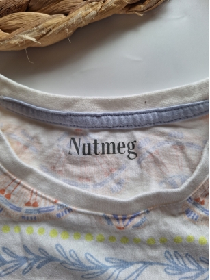 Nutmeg t-shirt w muszelki 134