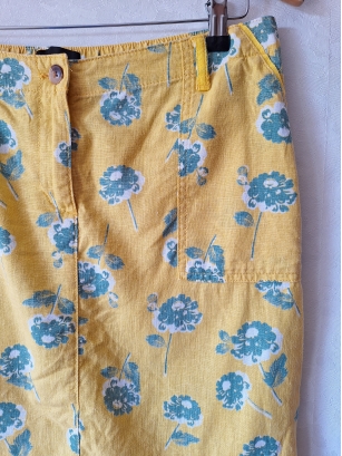 Żółta spódnica lniana w kwiatki